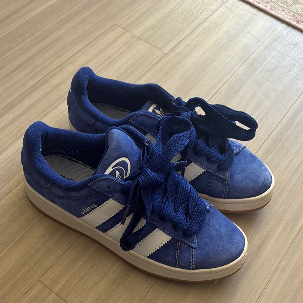 Adidas Women's Blue Campus Sneakers